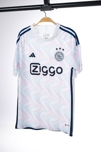 طقم اياكس الاحتياطي