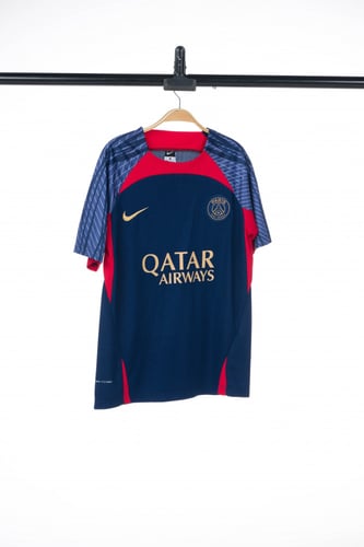 طقم باريس التمرين 2024