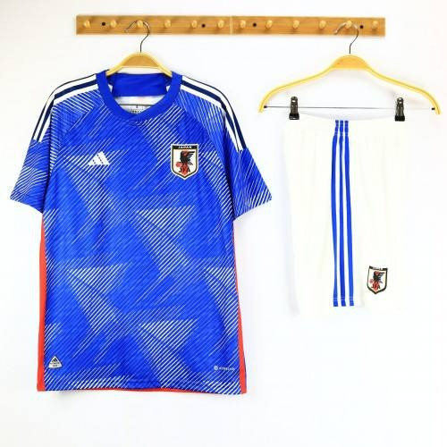 طقم اليابان الاساسي 2022-2023