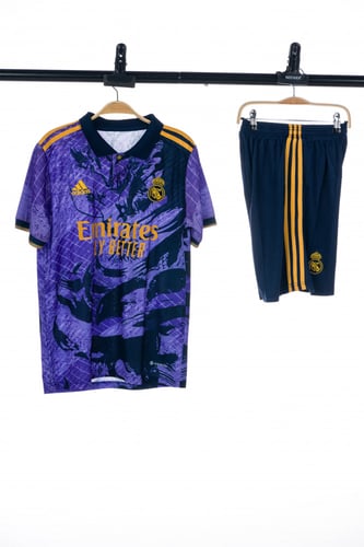 طقم ريال مدريد التنين