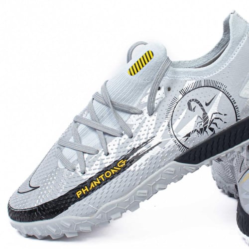 جزمة كرة قدم Nike,