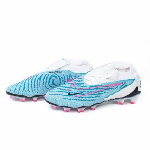 جزمة كرة قدم Nike ولادي