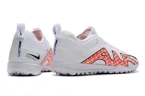 جزمة كرة قدم Nike