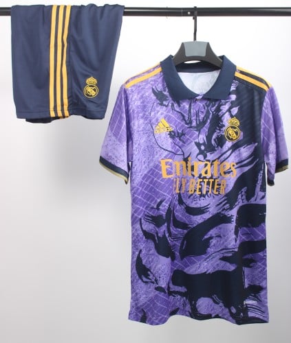 طقم ريال مدريد التنين