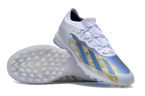 جزمة كرة قدم adidas