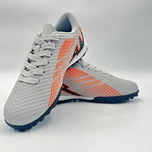 جزمة كرة قدم ولادي