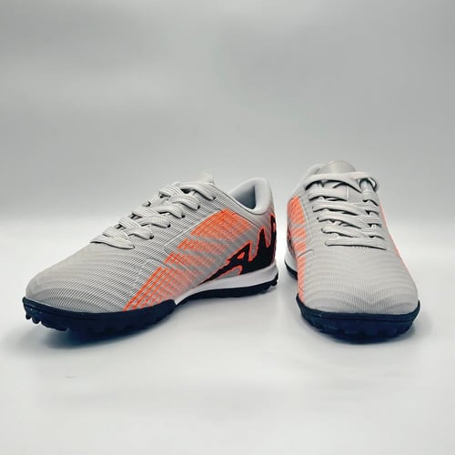 جزمة كرة قدم ولادي