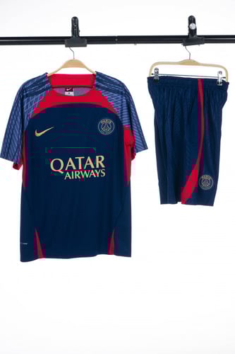 طقم باريس التمرين 2024