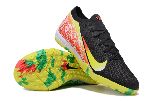 جزمة كرة قدم NIKE m