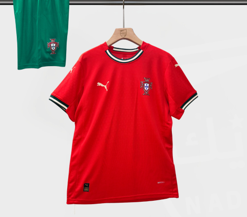 طقم البرتغال الاساسي 2025-2026