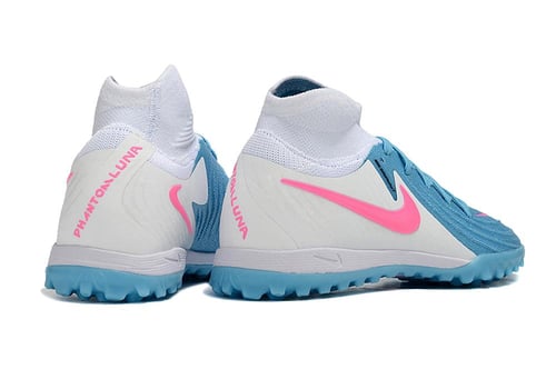 جزمة كرة قدم Nike