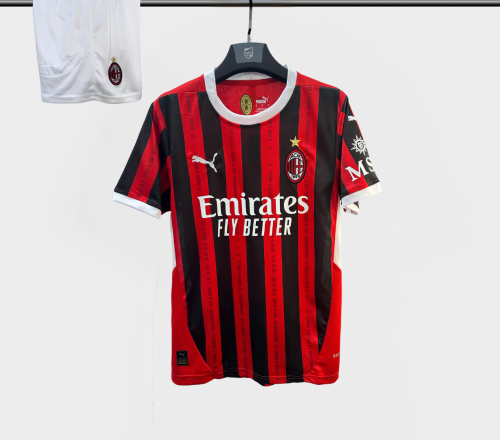 طقم اي سي ميلان الاساسي -2025