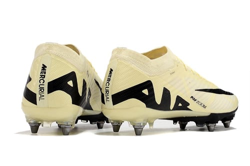 جزمة كرة قدم Nike