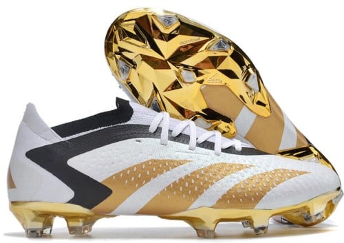 جزمة كرة قدم Adidas