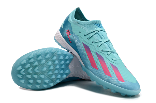 جزمة كرة قدم Adidasa