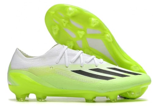 جزمة كرة قدم Adidas