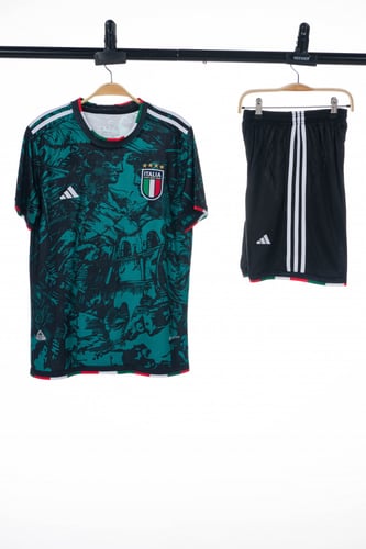 طقم ايطاليا نسخة خاصة 2024