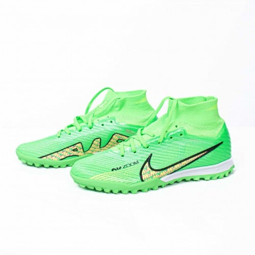 جزمة كرة قدم Nike