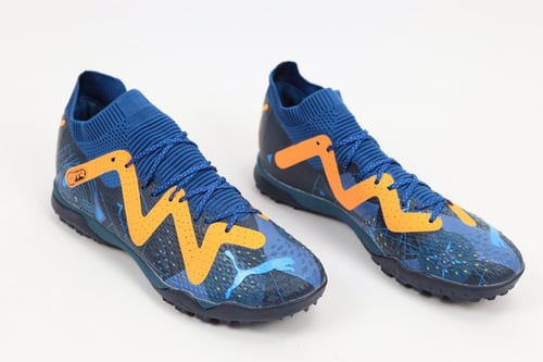 جزمة كرة قدم PUMA 1