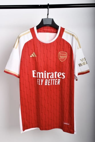 طقم ارسنال الاساسي