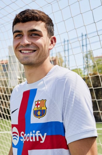 طقم برشلونة الاحتياطي 2023