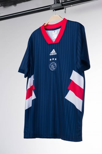 طقم اياكس نسخة كلاسيكية