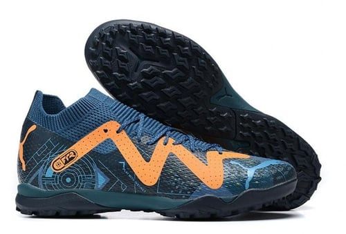 جزمة كرة قدم PUMA 1