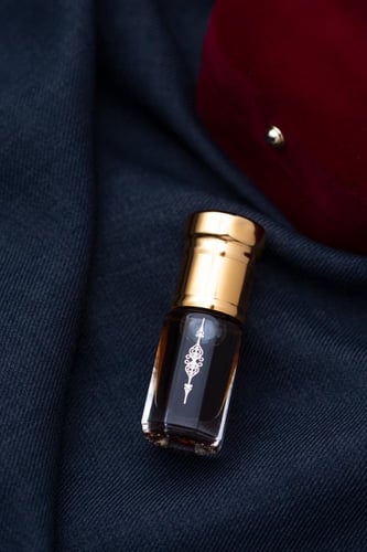 دهن عود هندي آسام الفاخر صافي-مذهل للعود