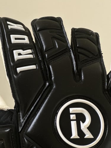 قفاز PRO اسود و ابيض