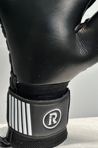 قفازات حراسة مرمى CHAMP اسود وابيض