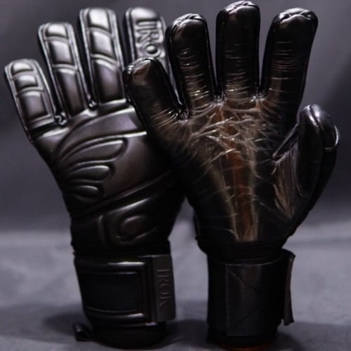 قفازات كره القدم برو اسود كامل