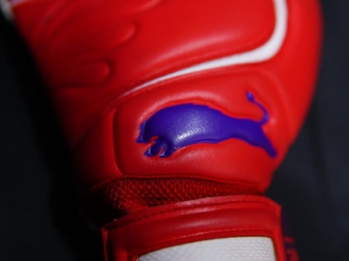 قفاز حراسه برو احمر مع ابيض