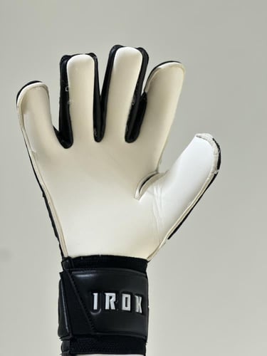 قفاز PRO اسود و ابيض