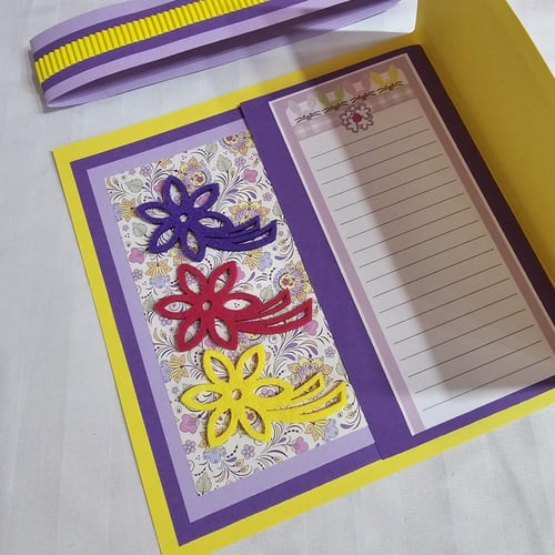 مطوية فارغة جاهزة للكتابة بتصميم جذاب