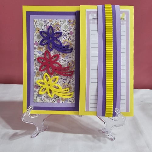 مطوية فارغة جاهزة للكتابة بتصميم جذاب