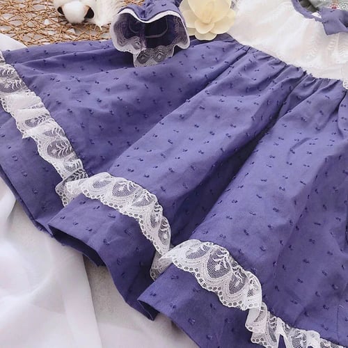 فستان انيق مزين بالدانتيل