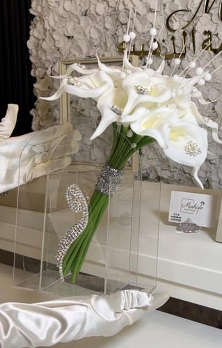 مسكه عروس بتصميم الولو والكريستال +استاند مسكه اكر...