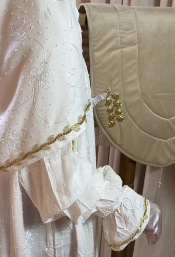 بوكس مخملي فاخر كبير شامل التنسيق بتصميم الخرز +سج...