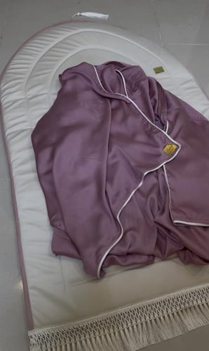 طقم صلاة سجاده سفنج بصميم راقي ومميز + شرشف صلاة ق...