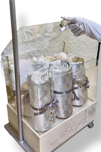 عربية وبوكس السجادات وشراشف الصلاه شامل التنسيق يش...