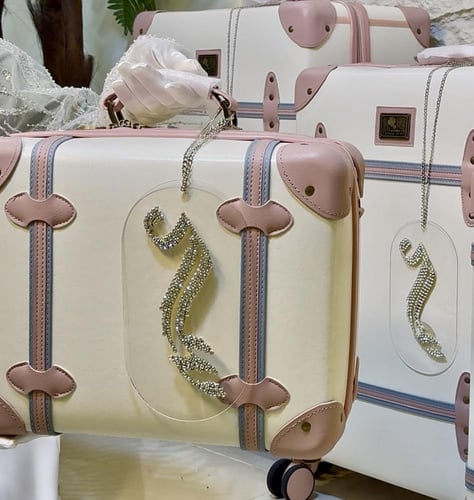 تعليقات اكريلك لشنط الدبش يتميز بتصميم بريق الكريس...