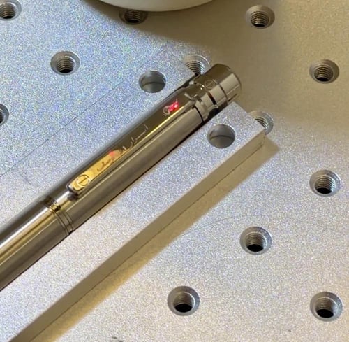 قلم توقيع فاخر بنحت على الأسماء والحروف