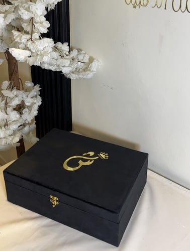 بوكس مخملي شامل التنسيق+سجاده سفنج محراب+مصحف حجم...