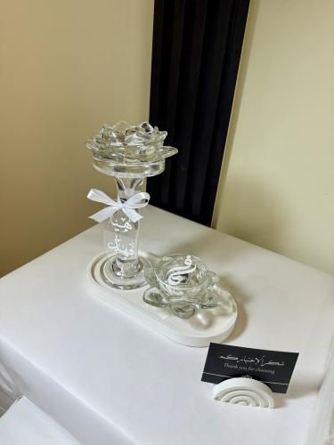 مبخرة كرستال تشمل علبه العود +صينيه +بمبخره