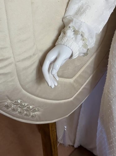 بوكس مخملي فاخر كبير شامل التنسيق بتصميم الخرز +سج...