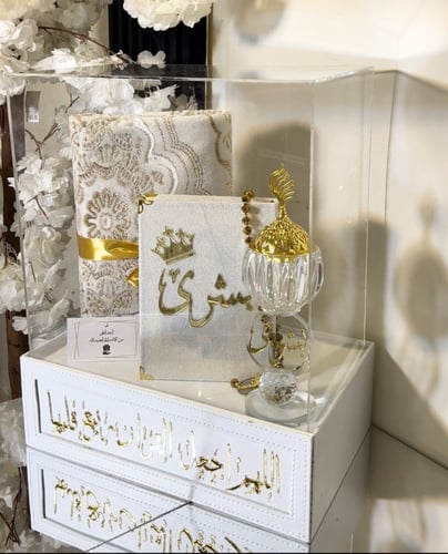 بوكس كبير فاخر اكريلك بقاعده بتصميم الاكريلك +مصحف...