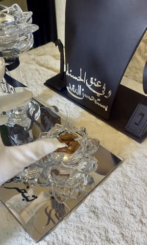 مجموعة المبخرة ورد الكريستال ٤ قطع وردة كريستال لل...