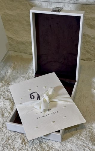 بكس رسالة العمر المخملي والجلد +ورقتين رسالة عمر ت...