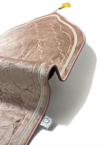 سجاده سفنج بتصميم المحراب لون لحمي