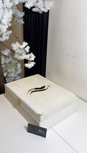 مجموعه فاخره بوكس مخملي شامل التنسيق +مصحفين شامل...